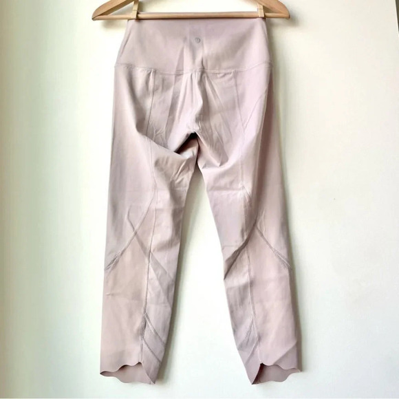 Lululemon Wunder Under Crop II *Roll Down Scallop Full-On Luxtreme 24" Pink - Picture 5 of 10
